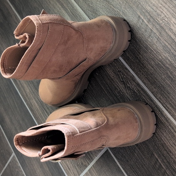 H&M Women's Tan Ankle Boots - Picture 5 of 8